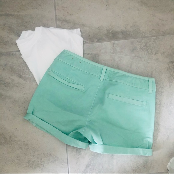 Adorable American Eagle Mint Shorts - Picture 4 of 10